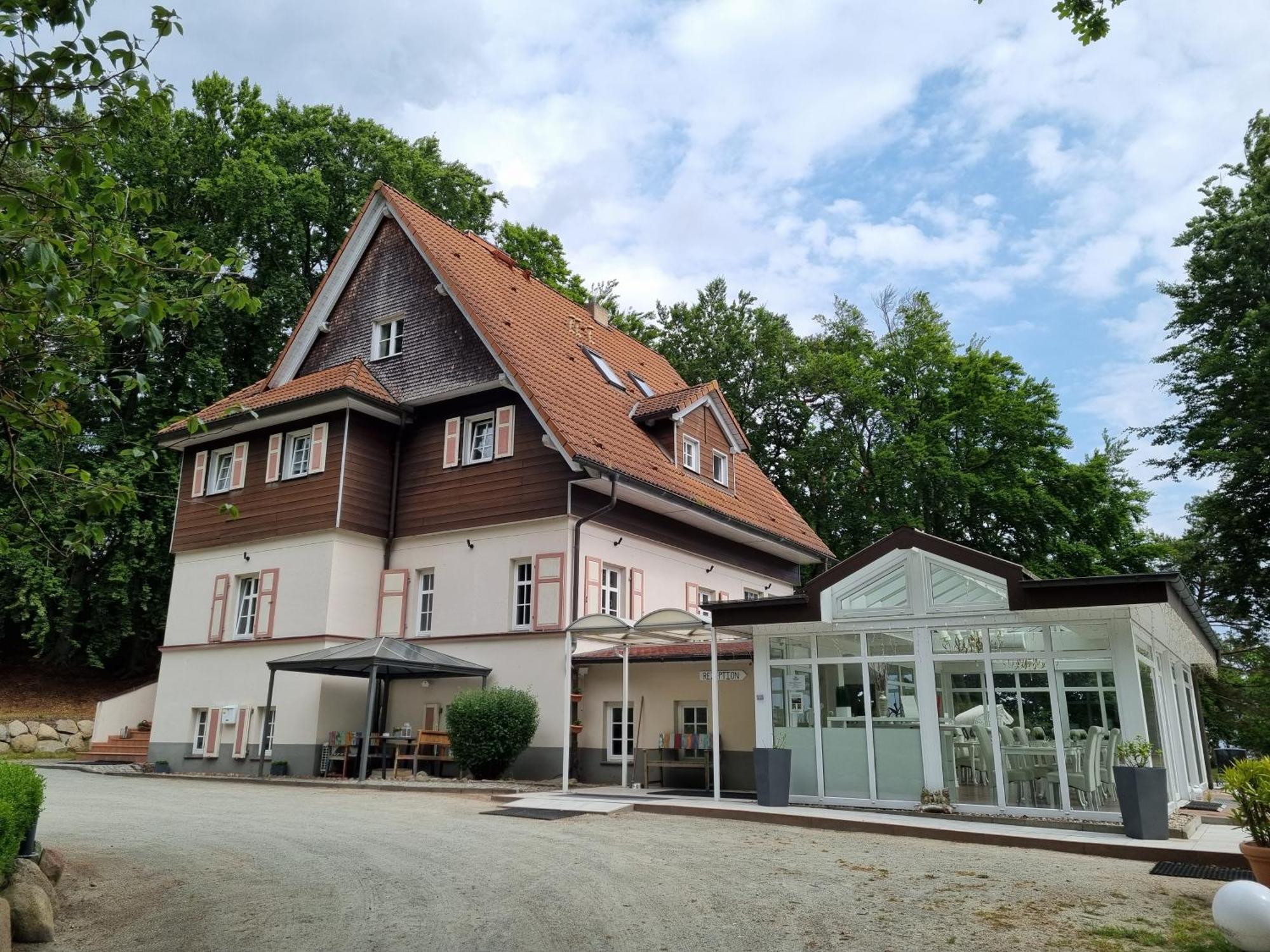 Strandhotel Lindequist Sellin  Buitenkant foto